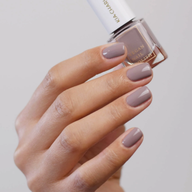 Kia Charlotta - Courageous